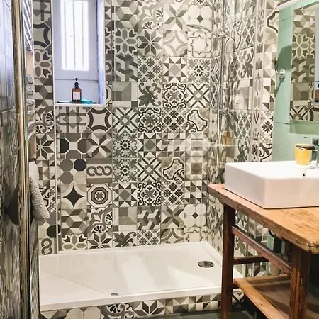 L'haussmannien Apartment