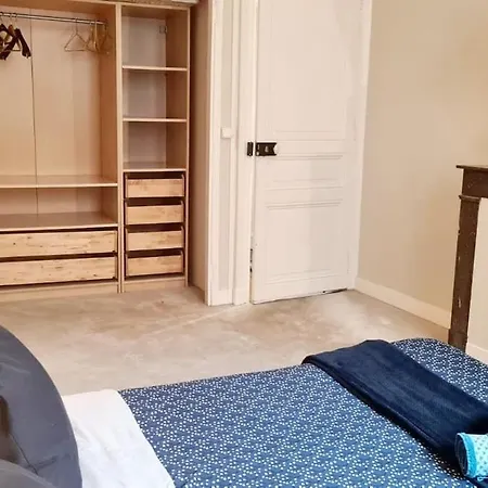 L'haussmannien Apartment